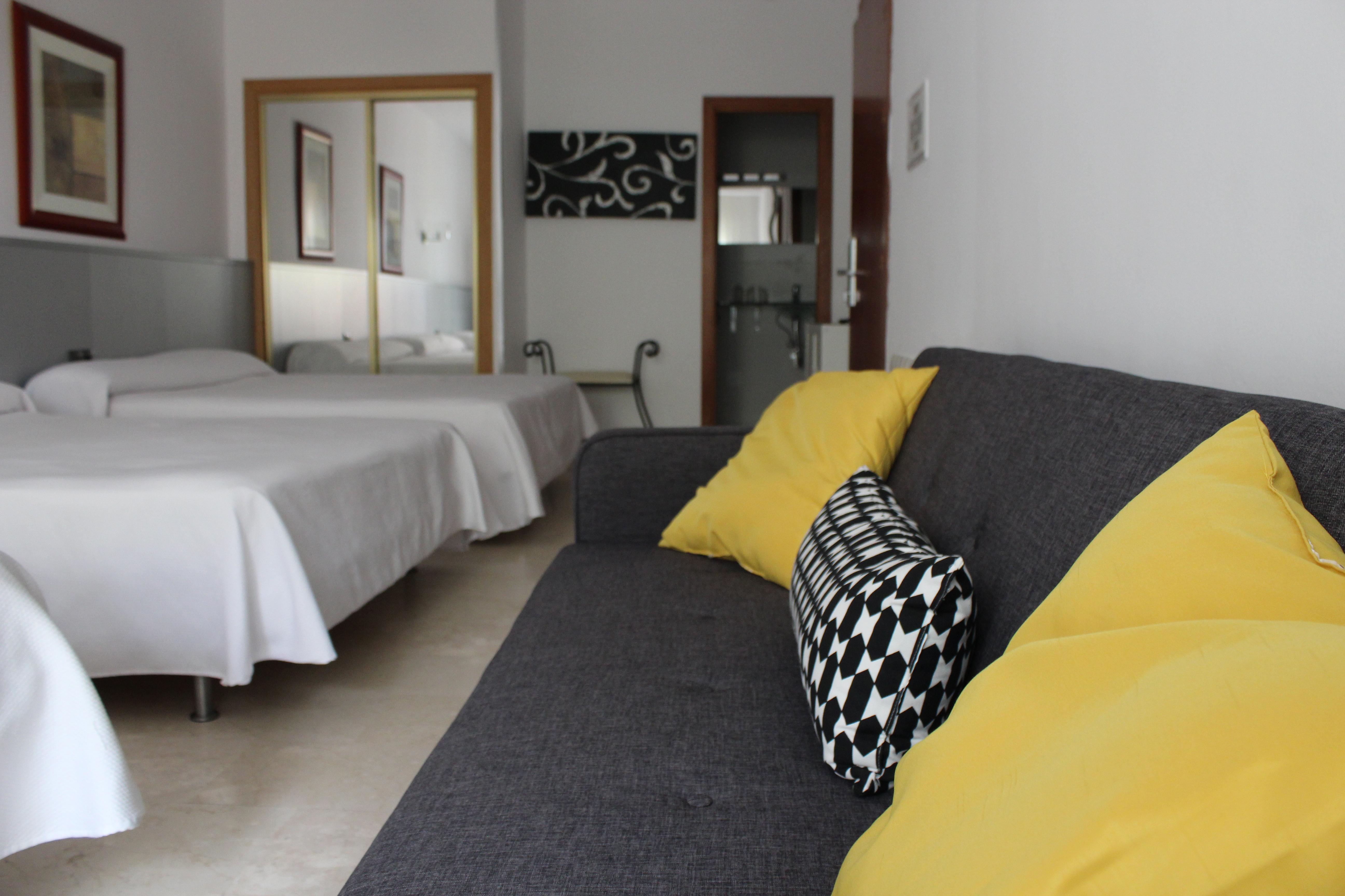 Hostal Apartamentos Abril Nerja Exterior foto