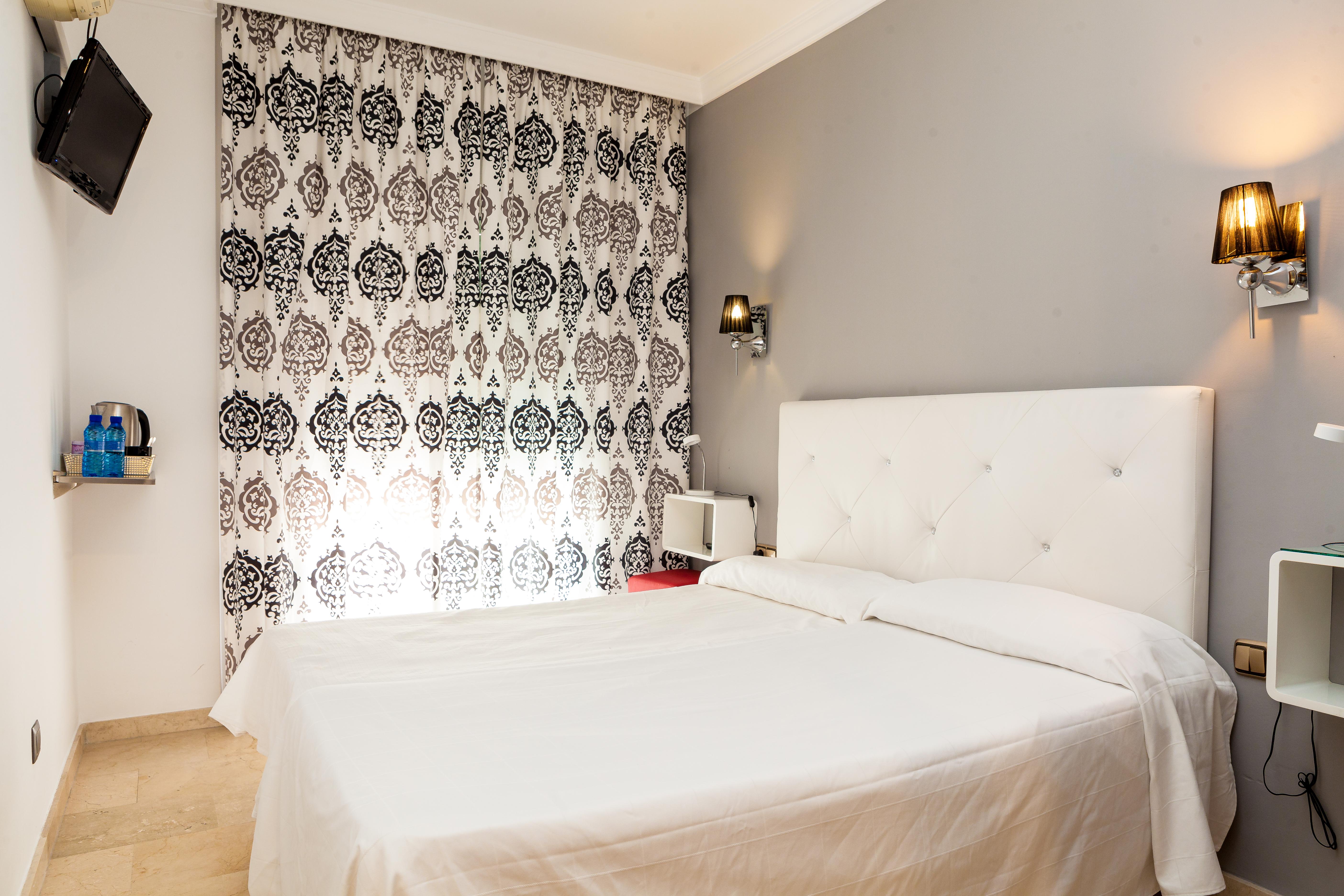 Hostal Apartamentos Abril Nerja Exterior foto