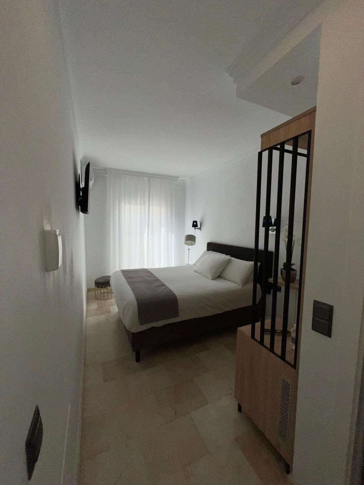 Hostal Apartamentos Abril Nerja Exterior foto