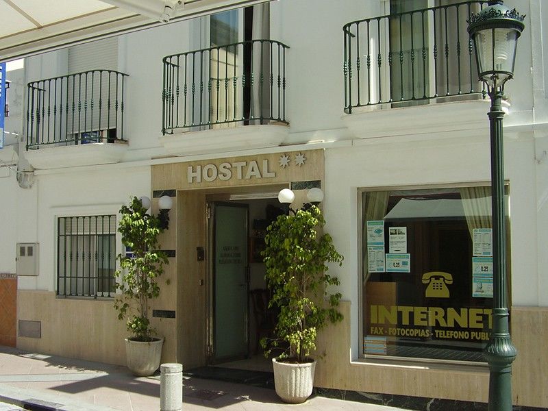 Hostal Apartamentos Abril Nerja Exterior foto