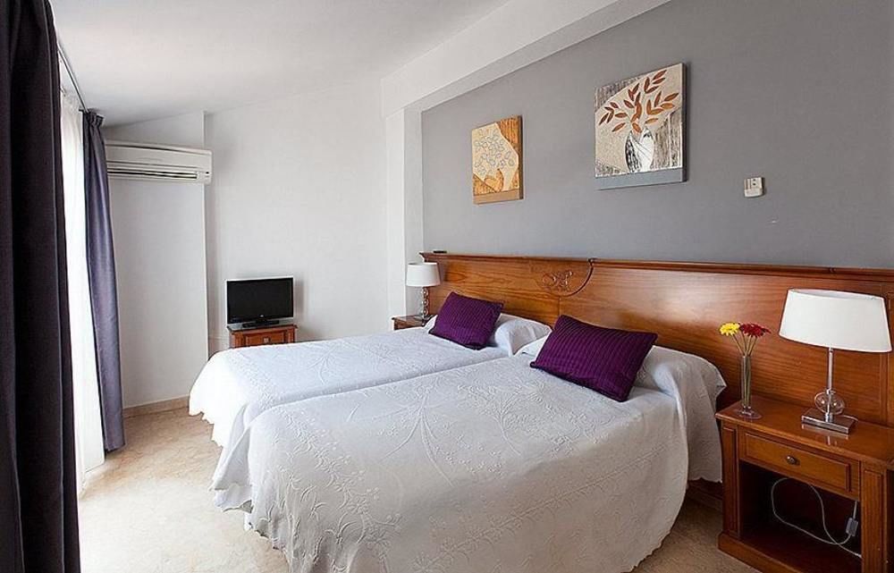 Hostal Apartamentos Abril Nerja Exterior foto